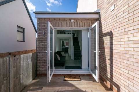 Exclusive House, Private Bathroom, Garden View (King Pin Corner) | Terrace/patio