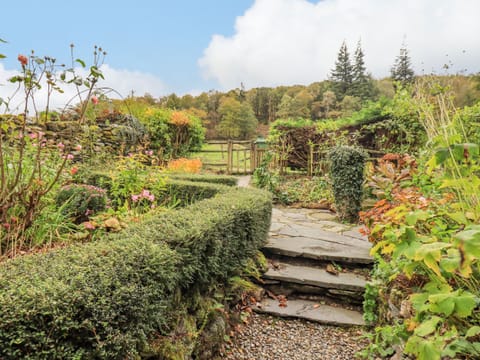 Cottage | Property grounds