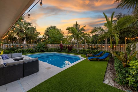 The best feature is the sparkling blue heated (upon request and fee) pool, the outdoor seating and dining.