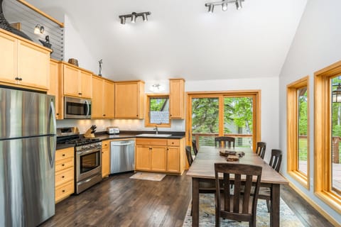 Kitchen Table with Lake Views