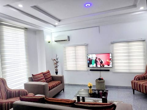 Apartment, 2 Bedrooms, Balcony | Living room