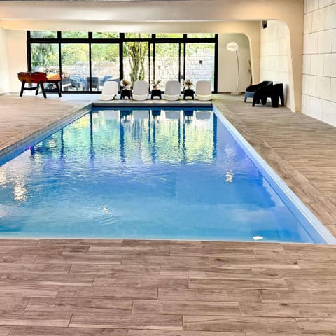 Basic Cottage, Ensuite, Garden View | Indoor pool | Indoor pool, a heated pool