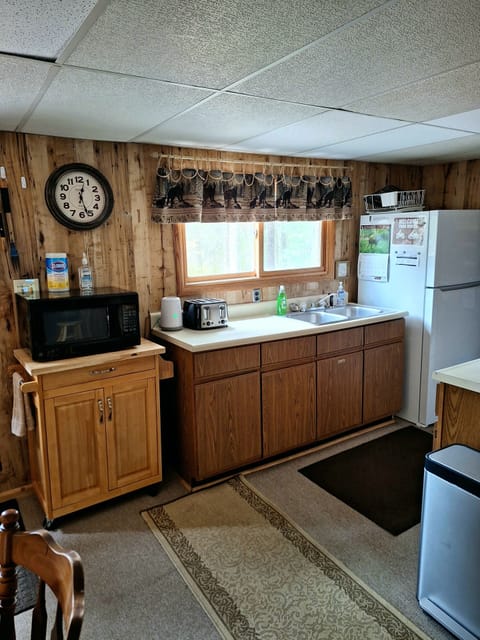 Microwave and toaster. Dish cloths & towels provided.