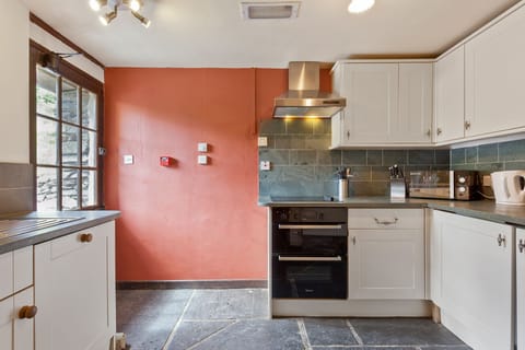 Pelton Wheel Mountain Cottage kitchen