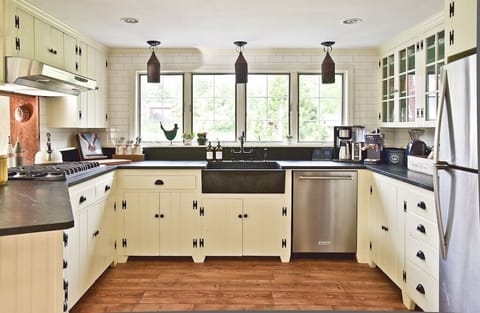 Chef's Kitchen Fully Stocked