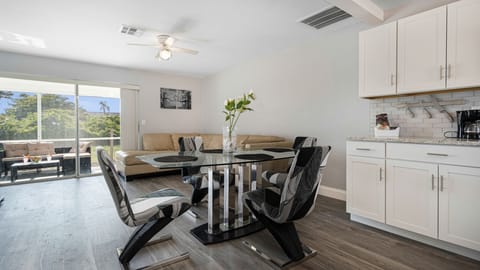 living/dining room
