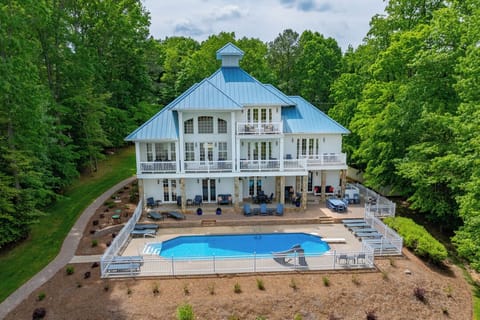 Aerial view of Blue Heaven from the lake (1)