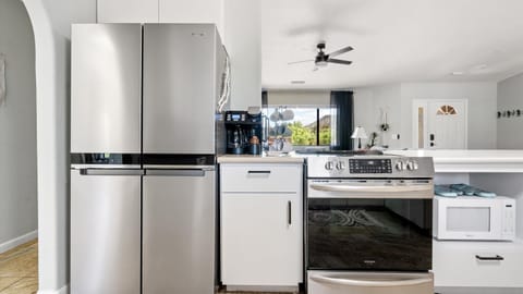 Fully equipped kitchen with new appliances