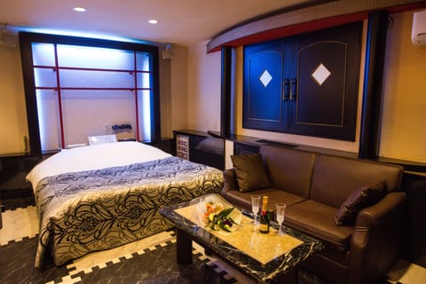 Double Room | Individually decorated, individually furnished, free WiFi, bed sheets