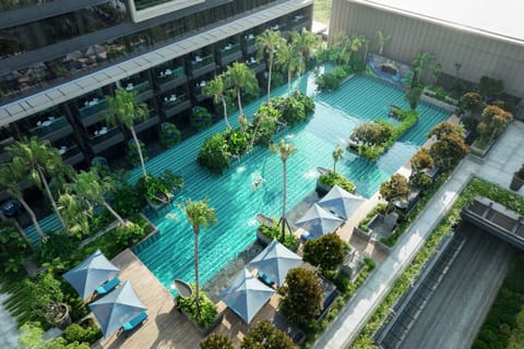 Pool Access Room | Pool | Outdoor pool, pool umbrellas, sun loungers