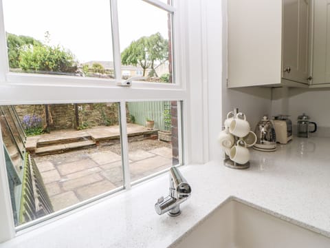 Cottage | 3 bedrooms, individually decorated, individually furnished, free WiFi