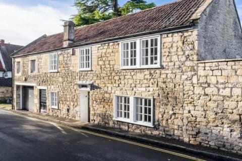 Hatfield Cottage, Bath - 3-bed | private garden Cottage in Bath