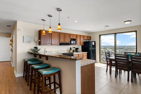 5-web-or-mls-15100-front-beach-rd-13331335