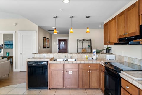 4-web-or-mls-15100-front-beach-rd-13331335