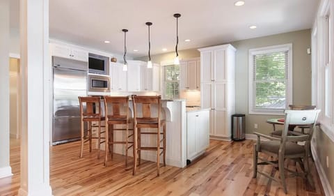Kitchen and breakfast table