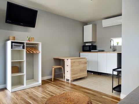 Deluxe Studio | Living area | Smart TV