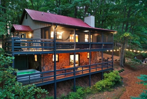 Welcome to Mountain Crest Cottage!