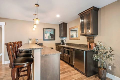 20. Downstairs Mini Kitchen.