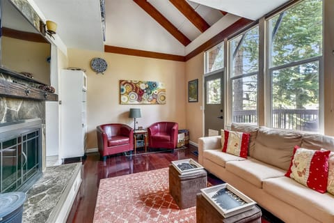 main level-living room-blazar_220505_0739