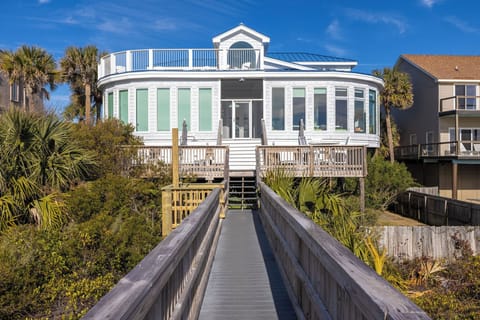 Welcome to Seashell's Folly, a distinctive pop art paradise located on the shores of Folly Beach