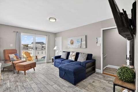 223_10th_St_N-Living_room-_019