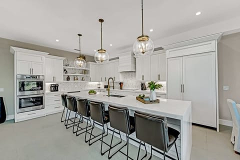 Large Kitchen Island and Seating for Six