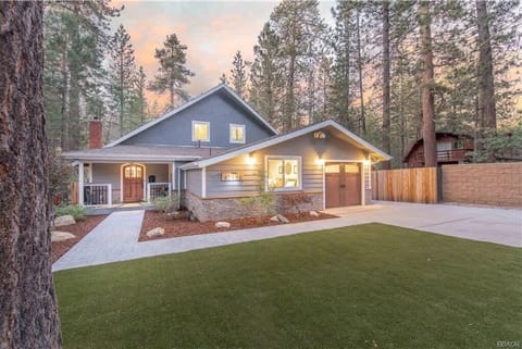 flat parking for 4 vehicles on the driveway