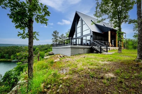 Eagle Bluff Cabin at Greers Ferry Lake