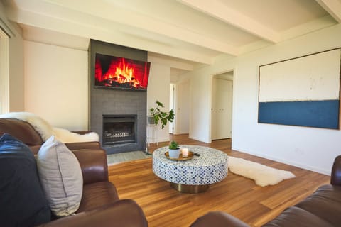 Cosy and spacious lounge
