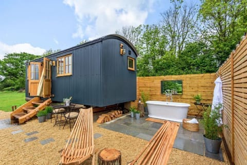 Dog Friendly Glamping Shepherds Hut in Dorset