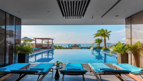 Outdoor pool, sun loungers