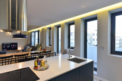 House | 5 bedrooms, WiFi
