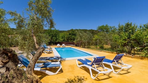 Residencial Barquero Pernía Cañete la Real by Ruralidays