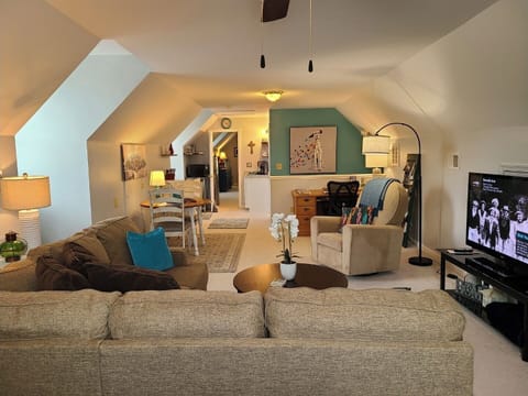 Main Living Area, 900 apartment.