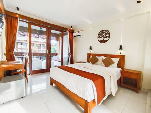 Deluxe Room | Desk, laptop workspace, free WiFi, bed sheets