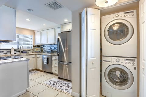 Full Size Stackable Washer and Dryer in Unit