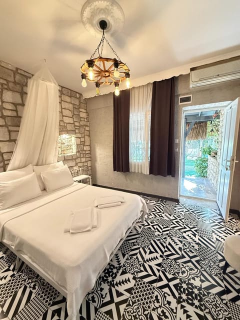 Comfort Triple Room | Premium bedding, WiFi (free), individually decorated