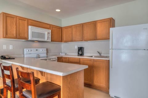 The kitchen comes fully stocked with essentials 