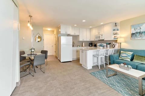 The kitchen is just steps away