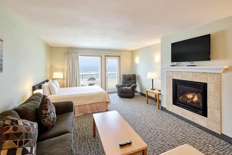 Welcome to Unit 219, Whale of Fortune