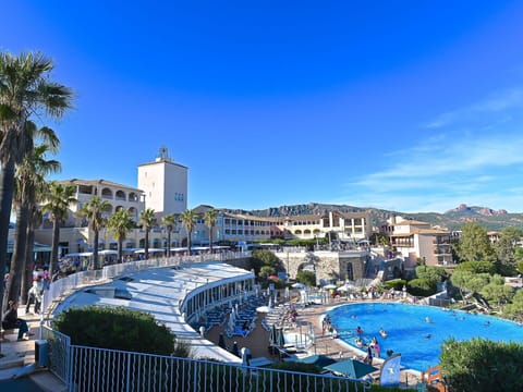 Residential Area, City, Human Settlement, Urban Design, Resort, Swimming Pool, Tourist Attraction, Estate, Resort Town, Aerial Photography