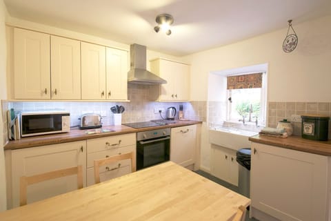 Old Quarry Cottage kitchen