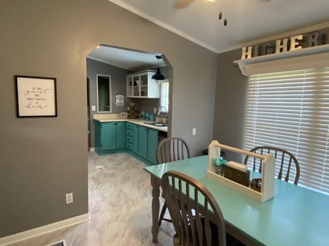 Dining table seat 6-7 guests comfortably