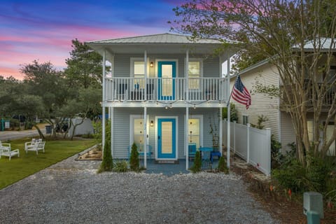 Cozy 2‑story coastal cottage with balcony, big yard, and easy walk to 30A beach