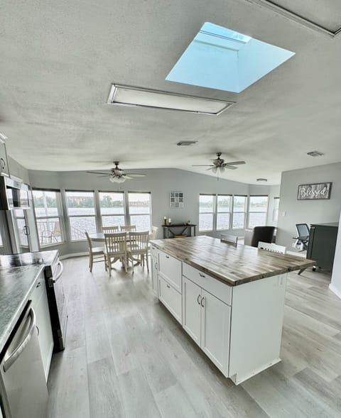 Kitchen & Great Room overlooking Raccoon Lake