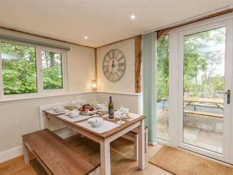 Cottage | Private kitchen | Fridge, microwave, dishwasher, electric kettle