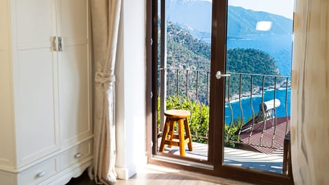 Panoramic Room | Frette Italian sheets, premium bedding, individually decorated