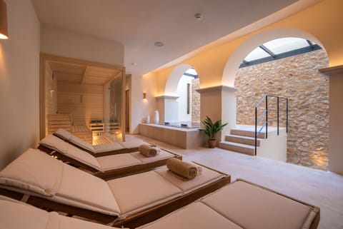 Turkish bath, 1 treatment room, massages