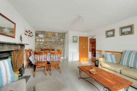 Cottage | Living room | DVD player