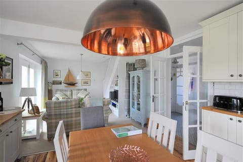 Cottage | Private kitchen | Fridge, dishwasher, cookware/dishes/utensils